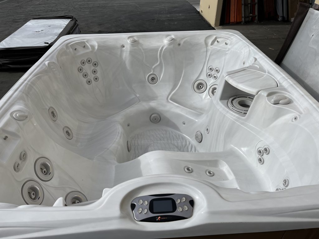 Used 2018 Caldera Martinique hot tub for sale