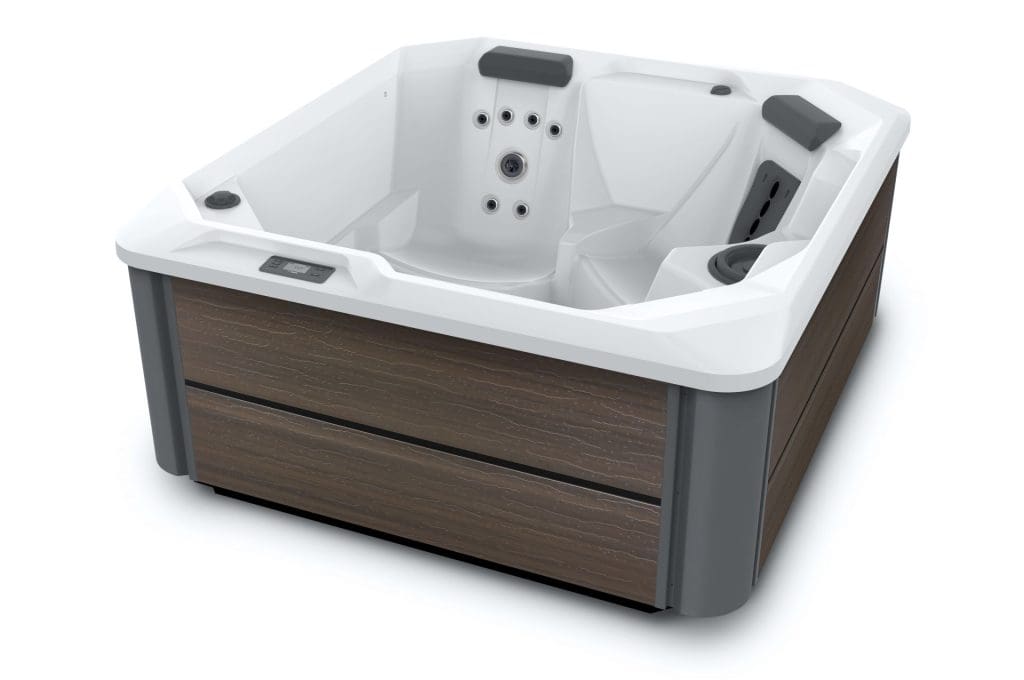 hotspring-hotspot-2020-SX-alpinewhite-havana-studio-3-4-view-scaled