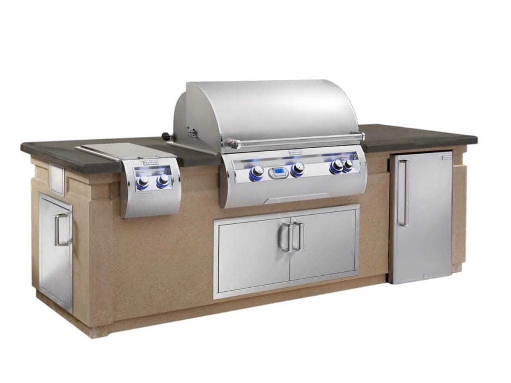 Outdoor Kitchen with fridge setup