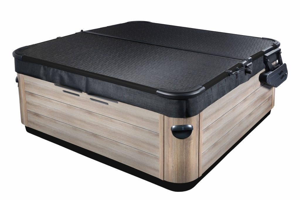 Smartop Vanish XL closed on hot tub, iso