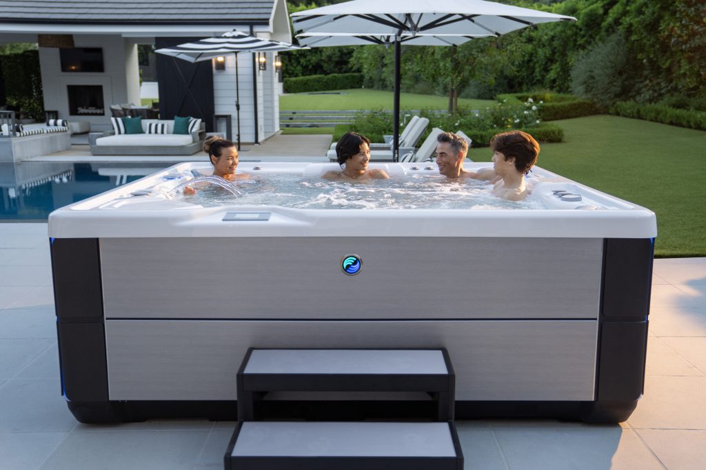 HSS-2025-Highlife-Grandee-AlpineWhite-BrushedNickel-Sunset-Lifestyle_8041-Edit